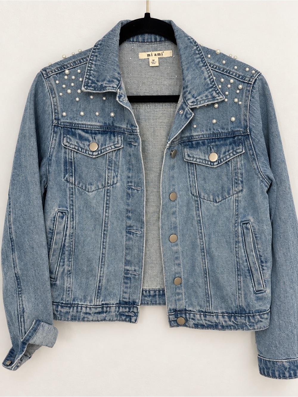 Miami Pearl Embellished Denim Jacket Lighter wash size medium